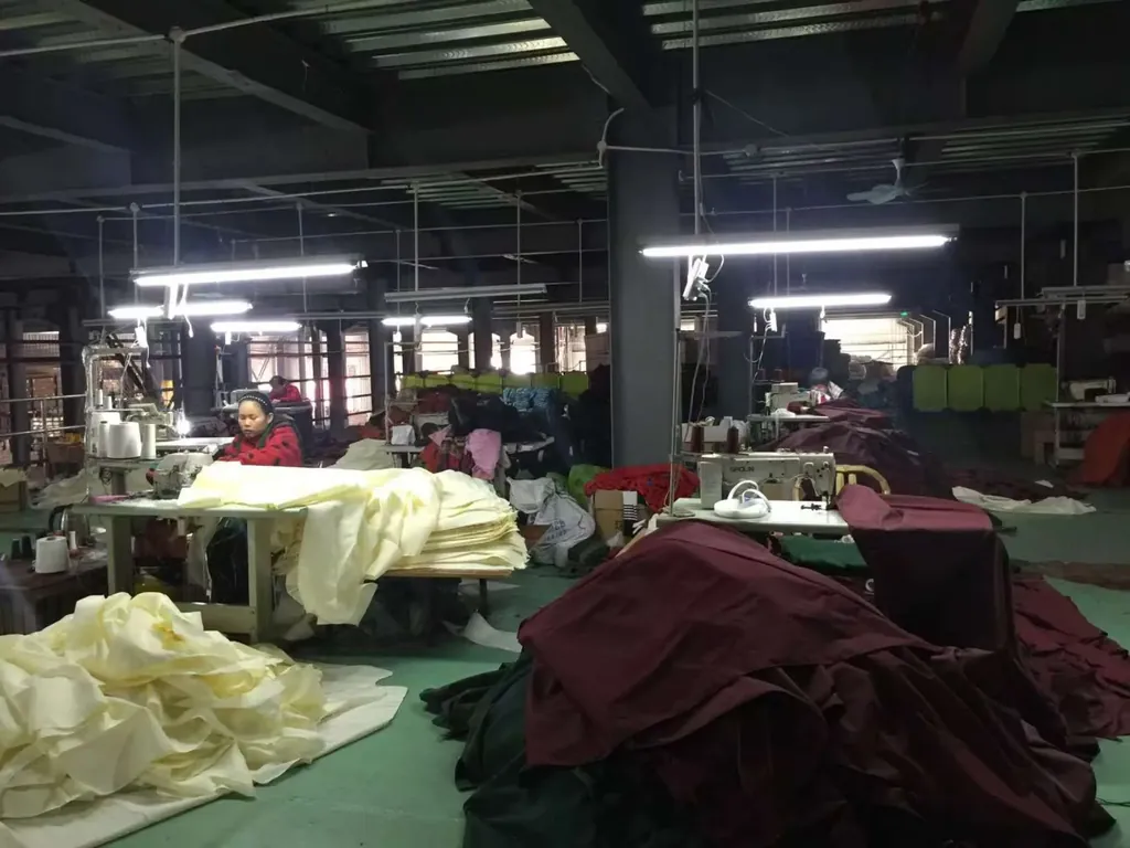 Parasol assembly and quality inspection at the workshop